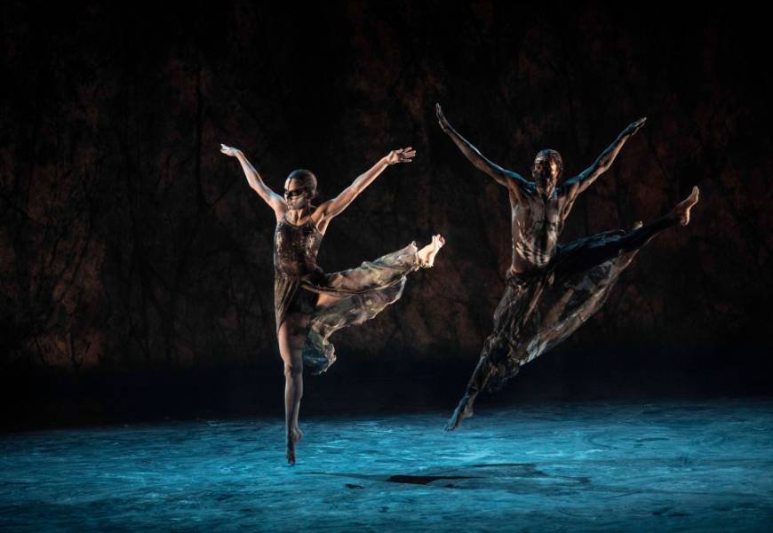 Two dancers from Bangarra Dance Theatre performing “Spirit: a retrospective 2021” during Toronto tour
